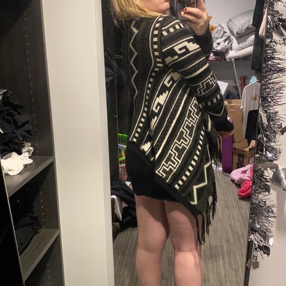 Patterned Sweater - Picture 2 of 2